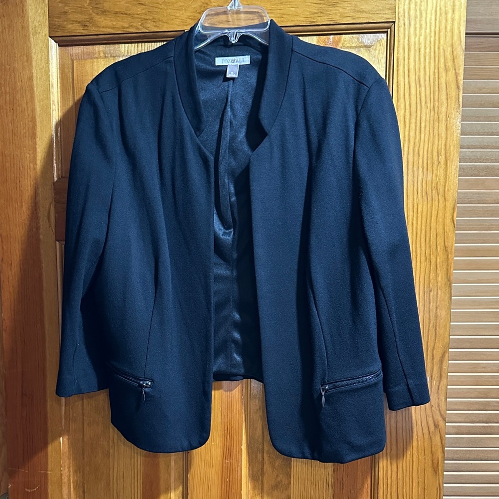 Women’s black waist length, open blazer,XL